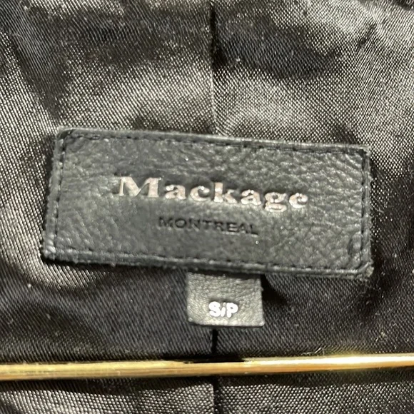 Mackage Steffy flat  black wool coat with toggle closures - Picture 10 of 14